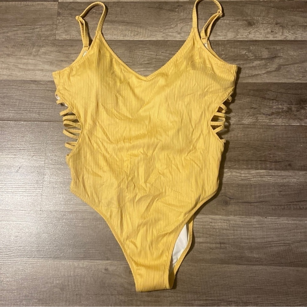 Victoria Secret (B3)  PINK Swim Suit Size S NWOT